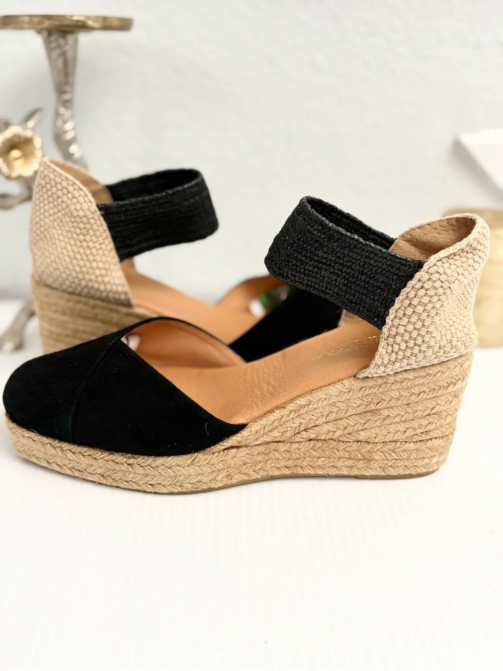 André Assous Pedra Wedge Espadrille Ankle-Strap Sandals Black and Natural Sz 40